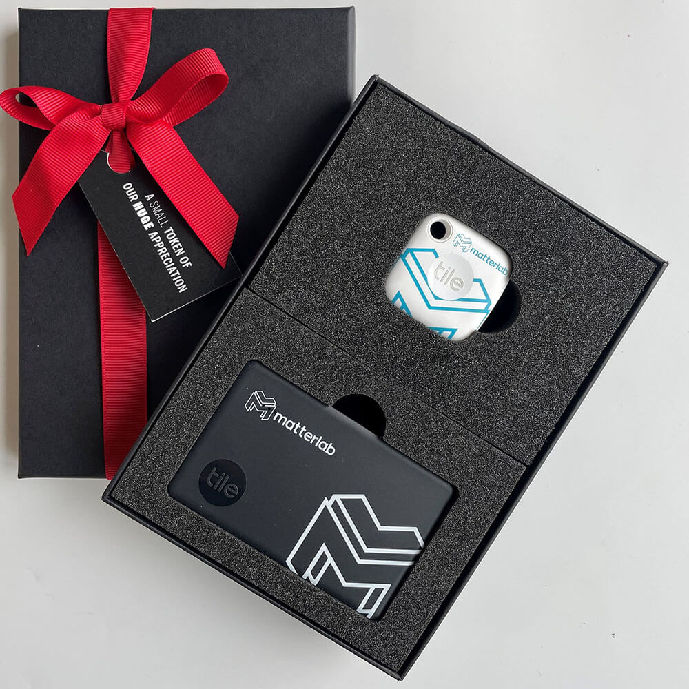 Gift box with optional ribbon + tag